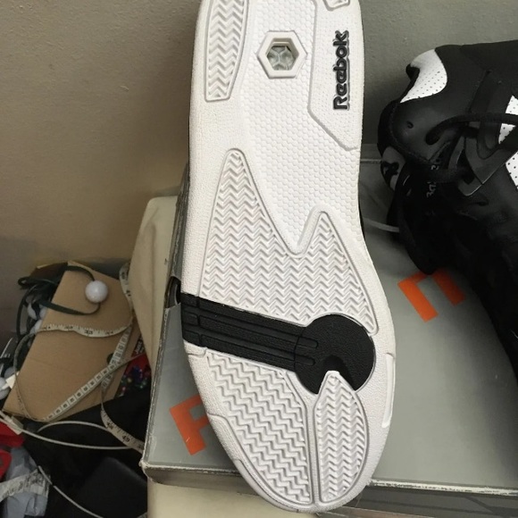 Reebok Classic Pump Omni Lite Black 4139031 - size 11 - New With Distressed  Box - Picture 9 of 12